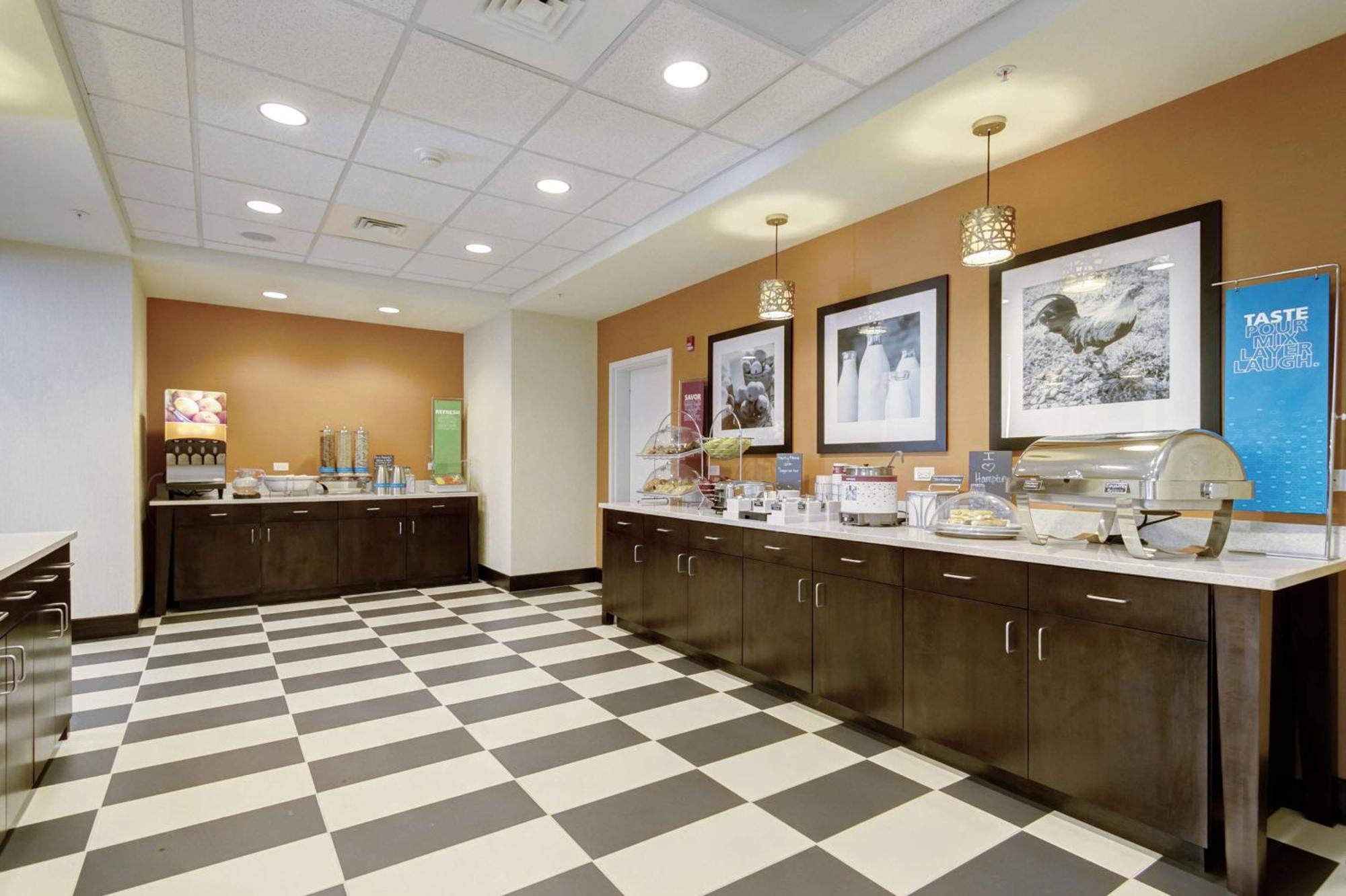 Hampton Hotel 3*